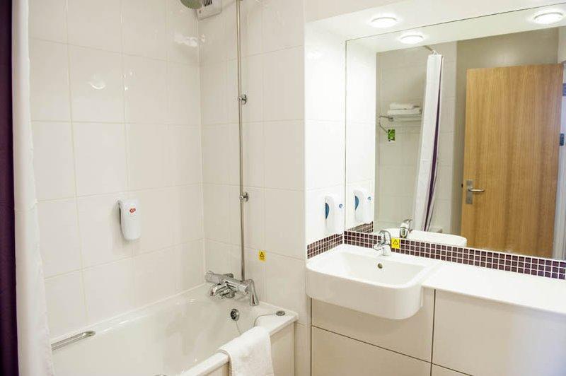 Premier Inn 伊夫舍姆 外观 照片
